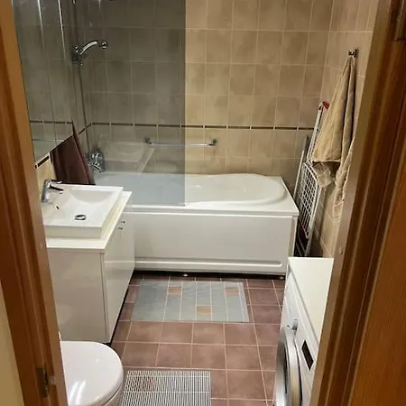 Apartment Suureparane Forum Keskuse Korter / Kotimaailma