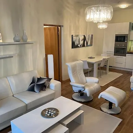 Apartment Suureparane Forum Keskuse Korter / Kotimaailma *